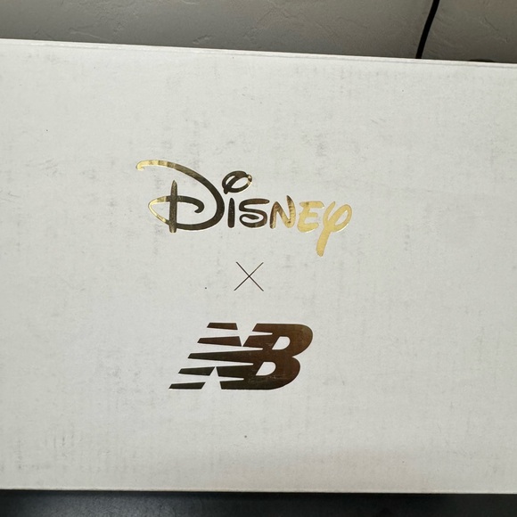 Disney/NB Minnie Mouse shoes - Picture 2 of 6